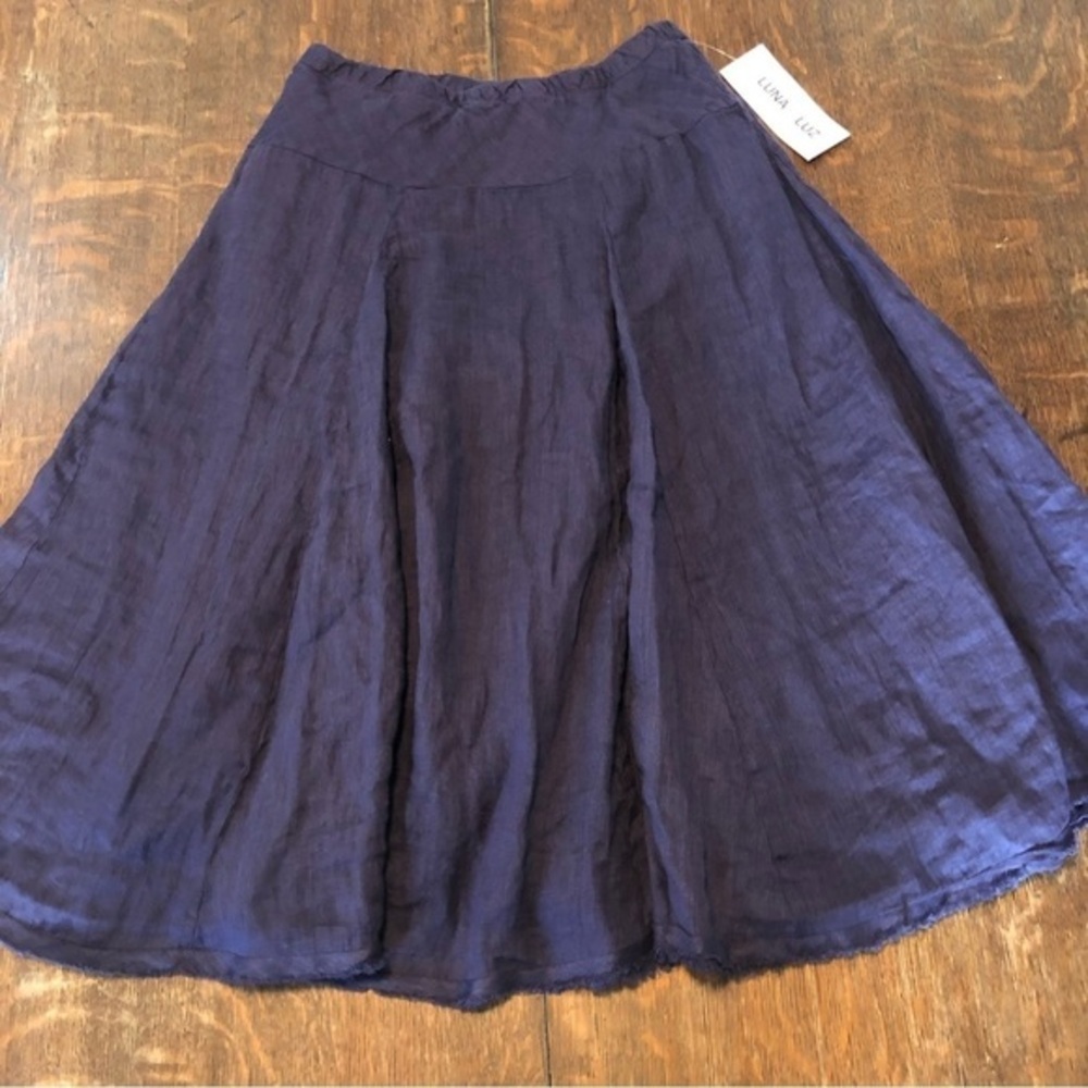Luna Luz linen full sweep skirt. Size small. NWT